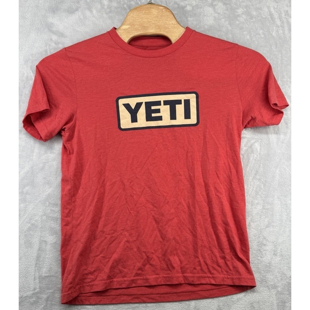 YETI Red Logo Short Sleeve T-Shirt Men's Size Small S